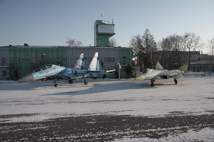 PAK-FA T-50 and Sukhoi 30 2.jpg