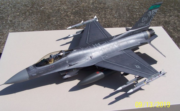 1/32 F-16C 89-2082 Toledo Stingers - Ready for Inspection - Large 