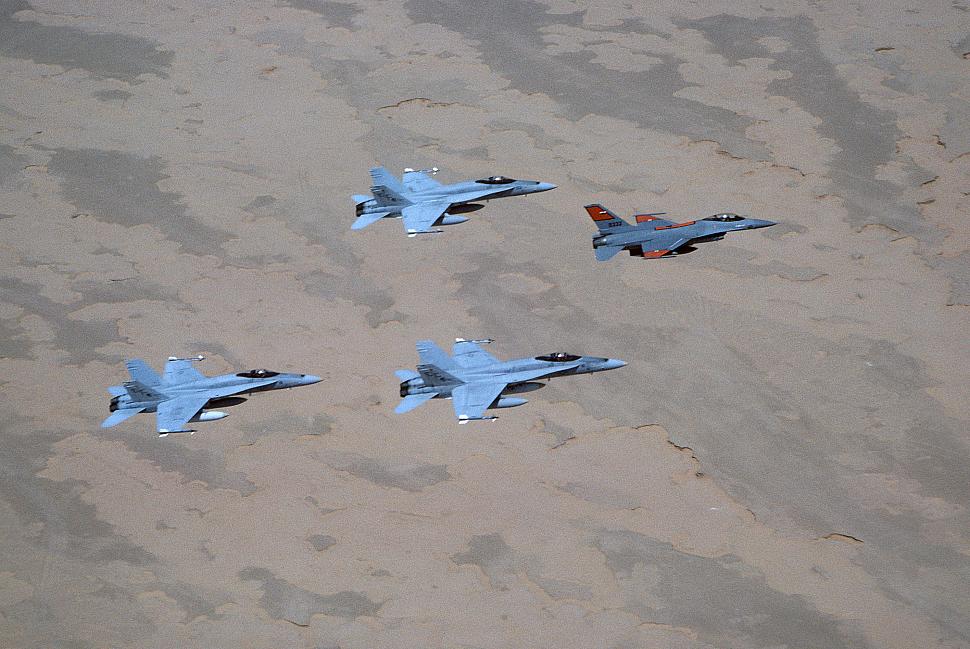 الموسوعة الاضخم لطائرات F-16 مصرية 9332