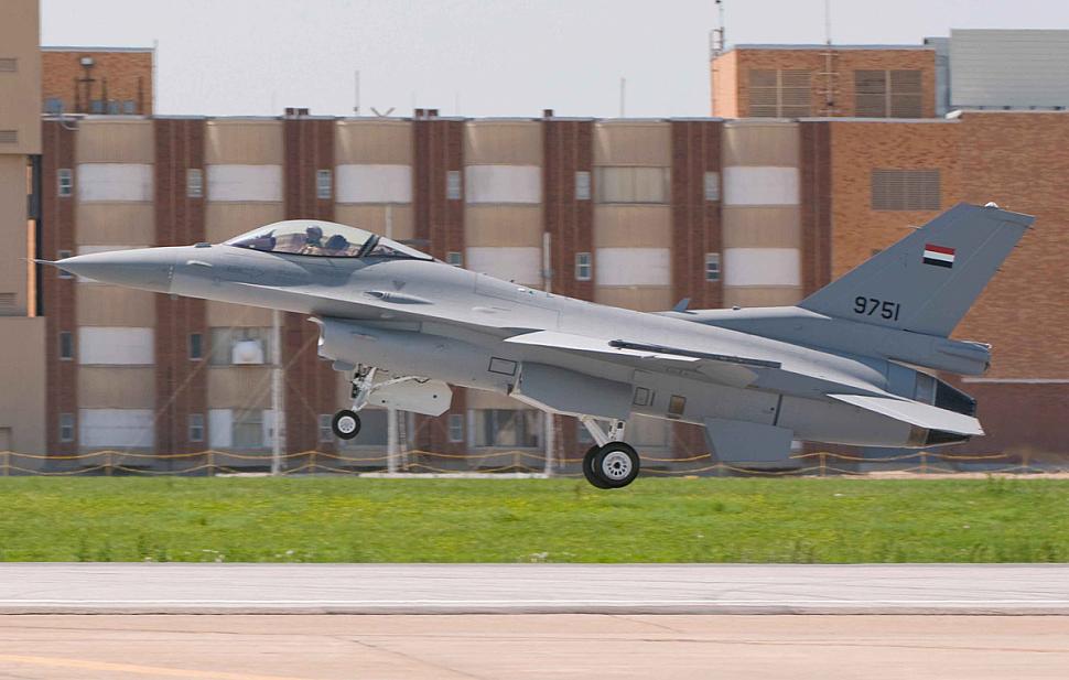 الموسوعة الاضخم لطائرات F-16 مصرية 9751_001