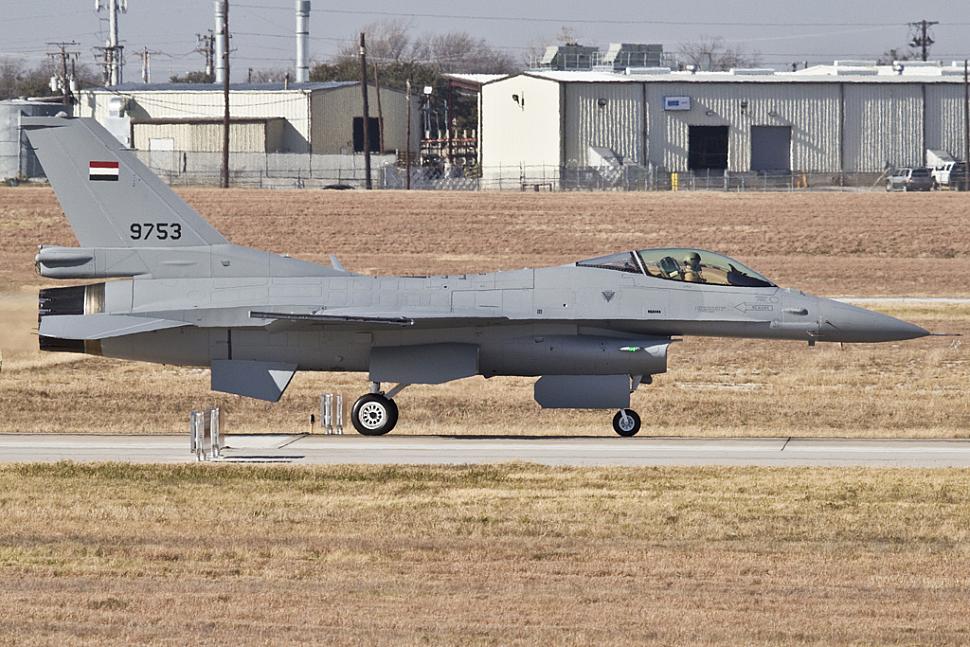 الموسوعة الاضخم لطائرات F-16 مصرية 9753_001