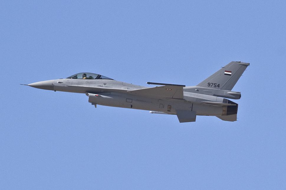 الموسوعة الاضخم لطائرات F-16 مصرية 9754