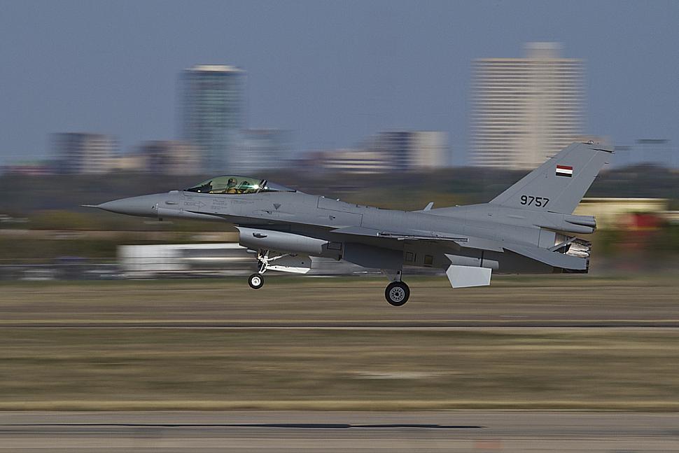 الموسوعة الاضخم لطائرات F-16 مصرية 9757