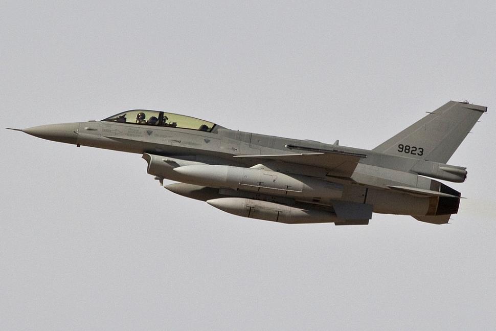 الموسوعة الاضخم لطائرات F-16 مصرية 9823_001