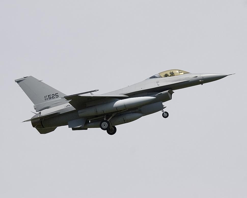 عقد بين لوكهيد مارتن و المغرب لتكوين تقنيين لصيانة مقاتلات أف 16 + مصر... Aal